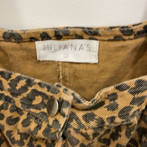 Julianas sz S leopard print snap front jumper - Picture 3 of 6